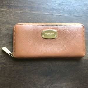 Michael Kors Accordion Zip Wallet